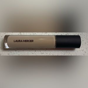 Laura Mercier Flawless Fusion Ultra Longwear Concealer in shade 0.5N